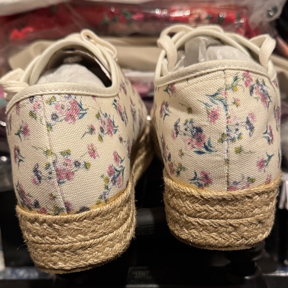 Torrid Cream Ivory Floral Canvas Platform Sneakers - Picture 7 of 9
